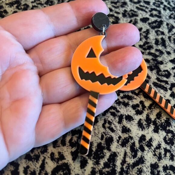 Trick Or Treat Earrings, Candy pumpkin sucker, Lightweight, Goth,Hallowe… - Picture 2 of 2